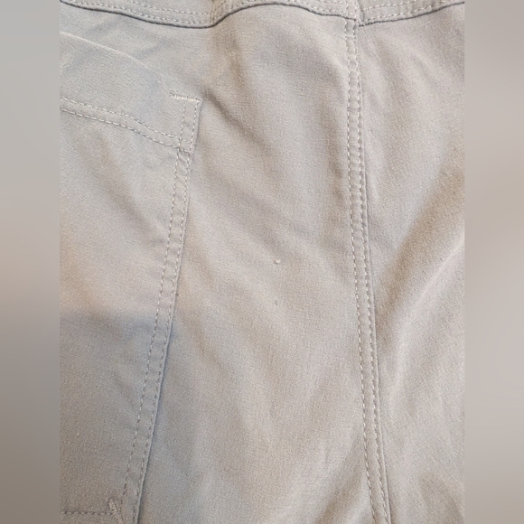 Mountain Hardwear Dynama 4in Short in Light Storm - Medium - Picture 8 of 10